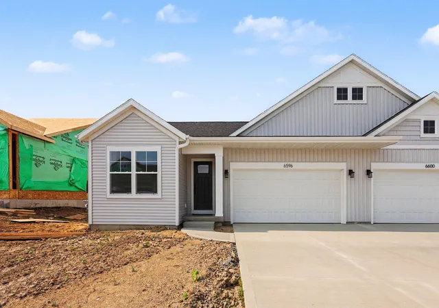 6596-bellflower-dr-sw-10-zeelandchartertownship-ottawa-mi-49464/hzid_bfe42e24