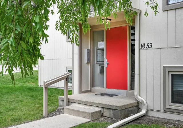 1653-riverside-dr-1-rochester-hills-mi-48309/hzid_ee590fa3