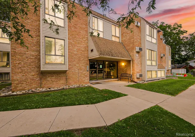 28428-w-8-mile-rd-c10-farmington-hills-mi-48336/hzid_40173b83