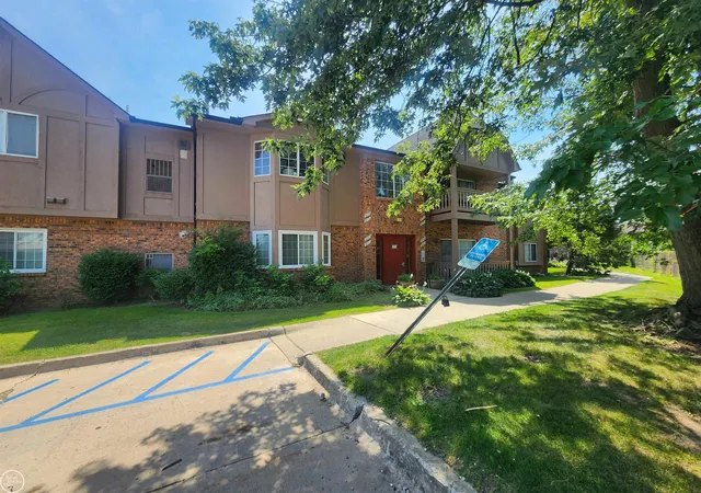 30522-oakridge-manor-dr-roseville-mi-48066/hzid_b101b9f5