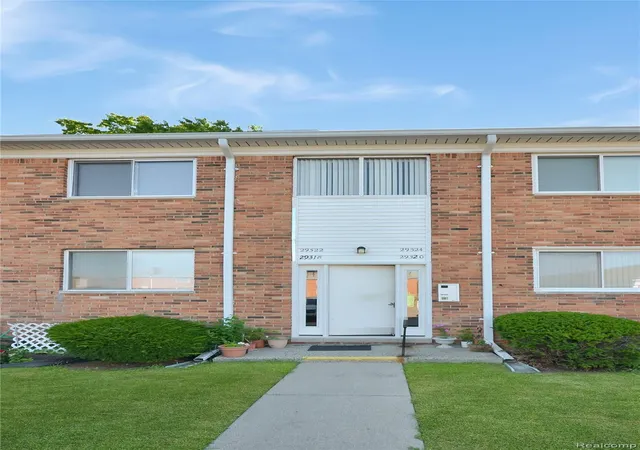 29322-hoover-rd-322-warrencity-macomb-mi-48093/hzid_90b848e3