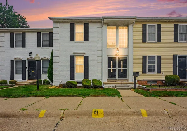 37491-charter-oaks-blvd-clinton-township-mi-48036/hzid_e3f86280