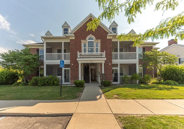 1042-w-summerfield-glen-cir-ann-arbor-mi-48103/hzid_a751ea80