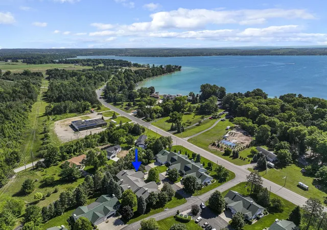 608-meadowview-ln-elk-rapids-mi-49629/hzid_48f2bf6f