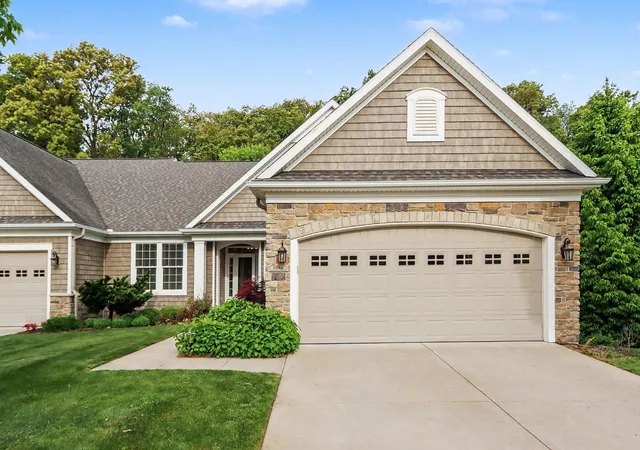 8888-oakland-hills-cir-portage-mi-49024/hzid_85505126