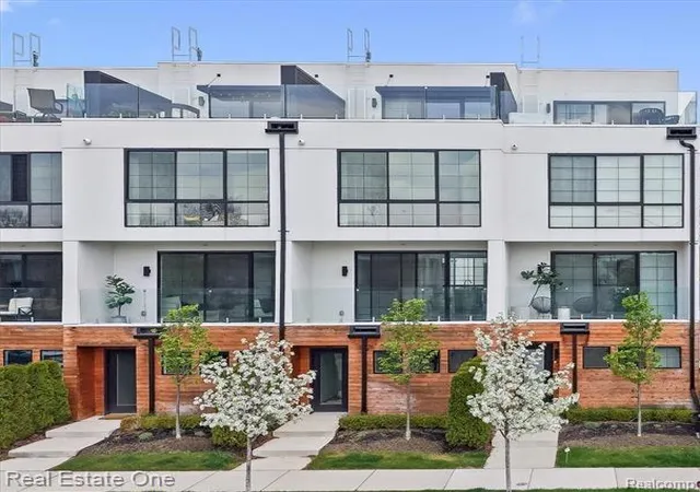 533-e-harrison-ave-38-royaloakcity-oakland-mi-48067/hzid_02451c3f