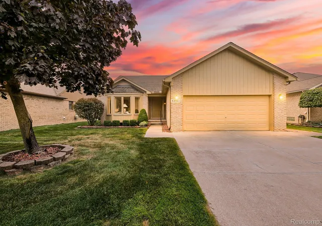 43461-pointe-dr-clinton-township-mi-48038/hzid_5a49738c