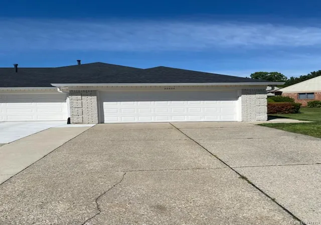 20404-birch-meadow-dr-clinton-township-mi-48036/hzid_2801ed3d