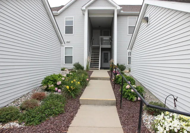 1774-weatherstone-dr-ann-arbor-mi-48108/hzid_e4a38e1a