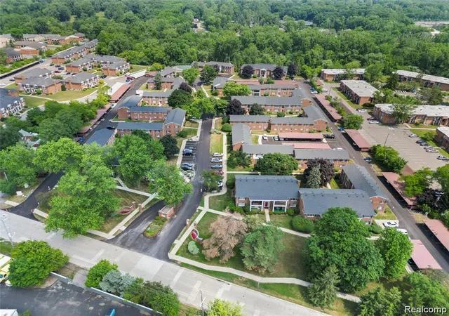 25307-shiawassee-cir-202-southfield-mi-48033/hzid_d1ffbb14