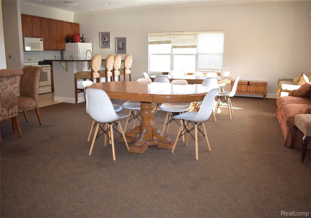 1870-axtell-dr-6-oaklandchartertownship-oakland-mi-48084/hzid_fb74f498