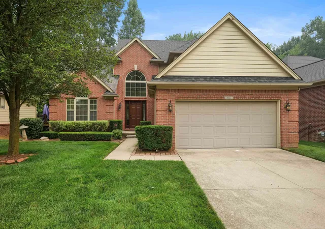 8313-pine-crk-dr-shelby-township-mi-48316/hzid_e80d99ad