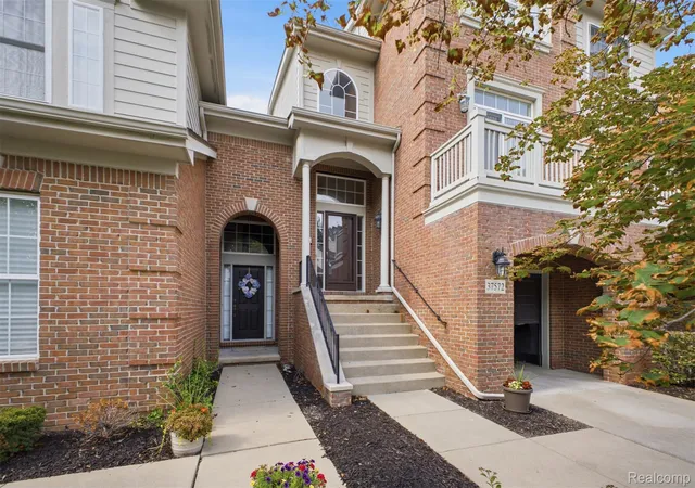37576-newburgh-park-cir-livonia-mi-48152/hzid_c3b98222