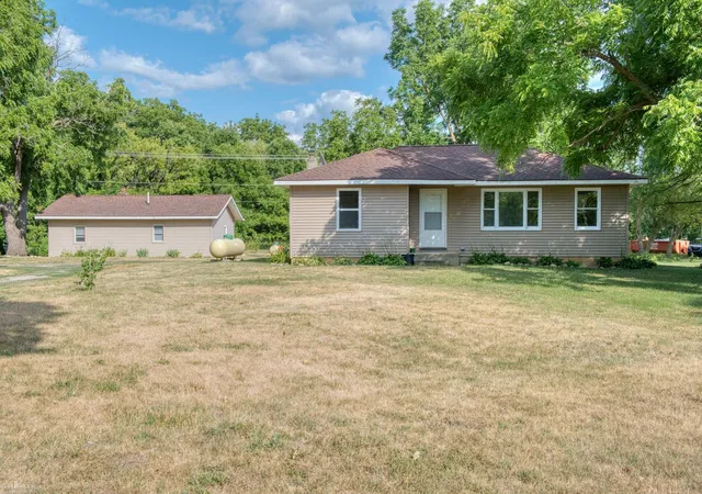 4802-mill-rd-bancroft-mi-48414/hzid_2ad85518