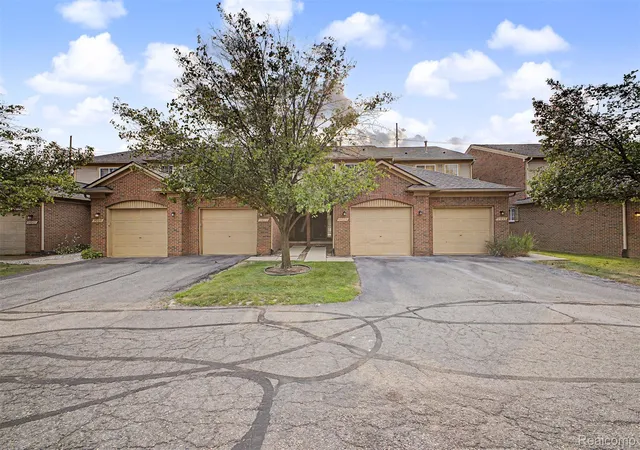 9025-newport-way-livonia-mi-48150/hzid_9424548c