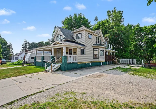 810-e-division-st-cadillac-mi-49601/hzid_41d5a511