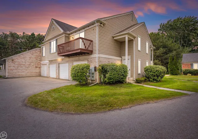 37427-stonegate-cir-clinton-township-mi-48036/hzid_d518224d