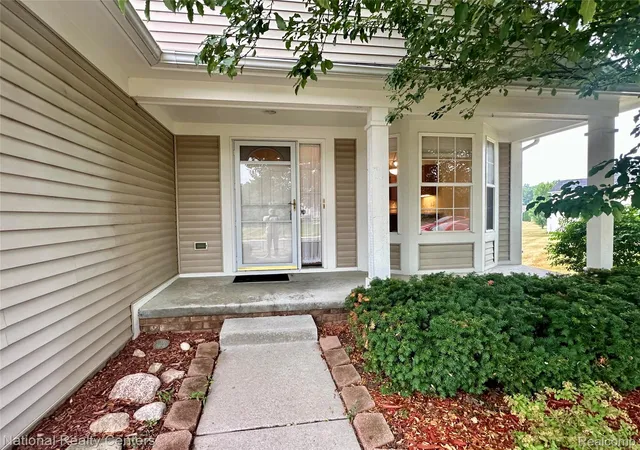 5164-sandalwood-cir-grand-blanc-mi-48439/hzid_2ed499b9