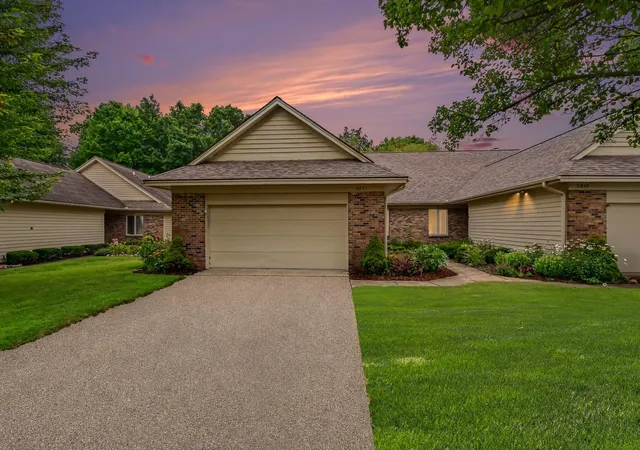 6971-pinehurst-ln-ne-rockford-mi-49341/hzid_892c54b3