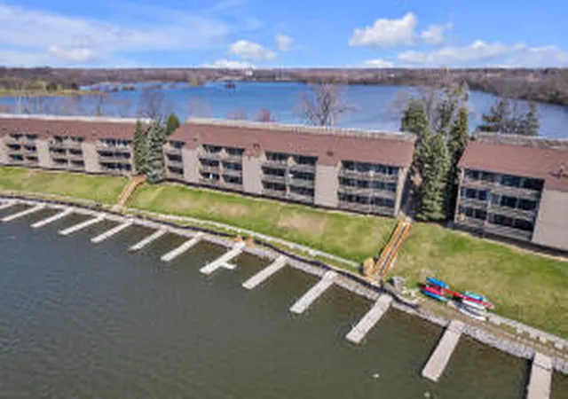 820-cliffs-dr-306-ypsilantichartertownship-washtenaw-mi-yes/hzid_92125c0e