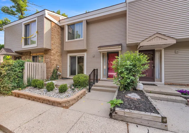 1424-oakbrook-e-rochester-hills-mi-48307/hzid_c21888b9