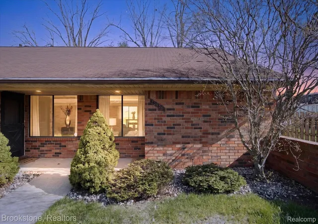 23056-harrington-st-clinton-township-mi-48036/hzid_f8741650