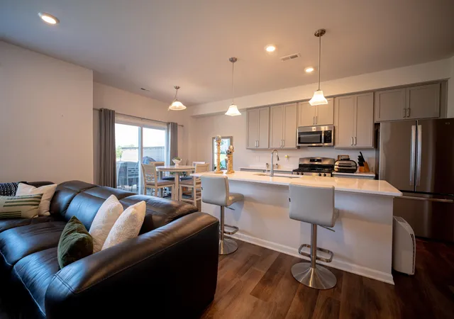 302-angus-ln-salinecity-washtenaw-mi-48176/hzid_f80c551b