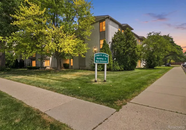 32005-w-12-mile-rd-208-farmingtonhillscity-oakland-mi-48334/hzid_7e95d40e