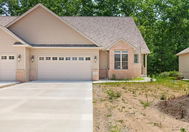 1641-rivers-edge-ct-adrian-mi-49221/hzid_877e9e5c