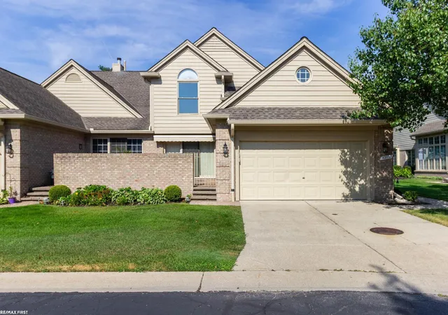 42857-christina-dr-sterlingheightscity-macomb-mi-48313/hzid_945da213
