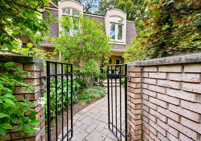 1189-glenpointe-ct-bloomfield-hills-mi-48304/hzid_fa8a480c