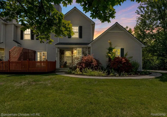 242-barrington-cir-lake-orion-mi-48360/hzid_fbee8094
