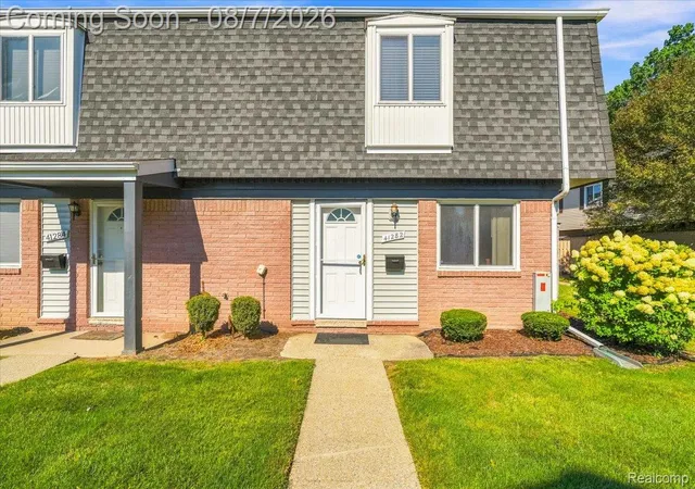 41282-n-woodbury-green-dr-van-buren-township-mi-48111/hzid_94106748