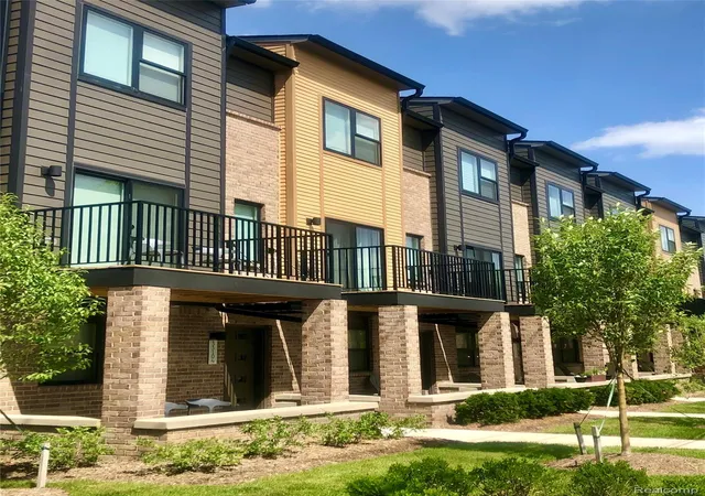 23611-trailview-ln-32-farmington-mi-48336/hzid_3665da50
