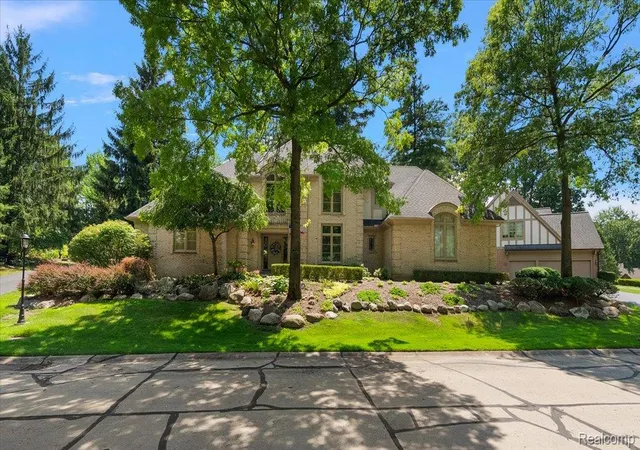 1086-autumn-ln-bloomfield-hills-mi-48304/hzid_7a810a14