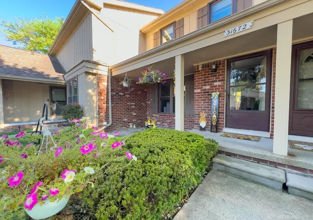 31672-bear-crk-blvd-warren-mi-48093/hzid_b44e5712