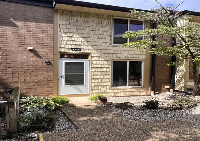 2714-birchcrest-dr-se-grand-rapids-mi-49506/hzid_b6f19326