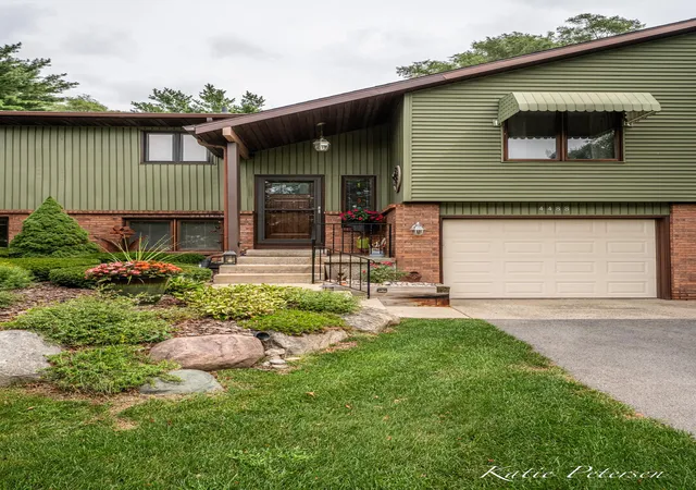 4488-n-valley-dr-ne-grand-rapids-mi-49525/hzid_19aae9de
