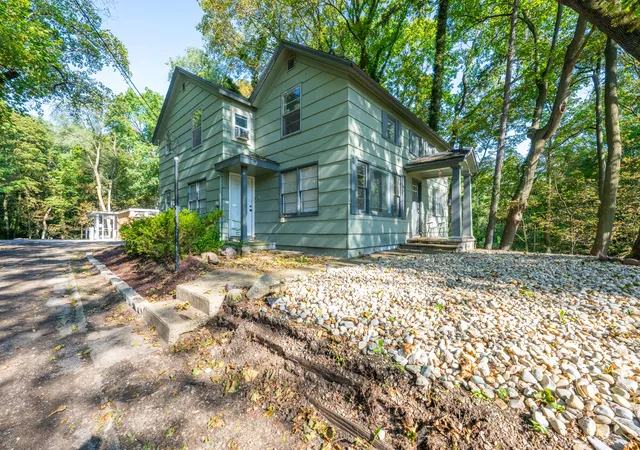 1298-colfax-ave-benton-harbor-mi-49022/hzid_dc0e5e95