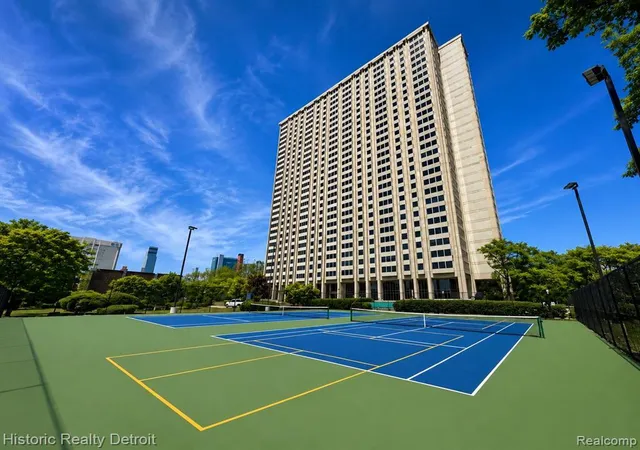 1300-e-lafayette-st-305-detroit-mi-48207/hzid_bd0c3034