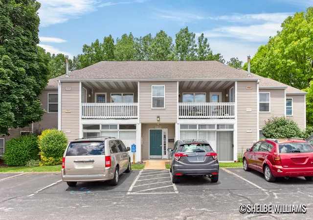 3065-poplar-crk-dr-se-104-grand-rapids-mi-49512/hzid_fa211ec5