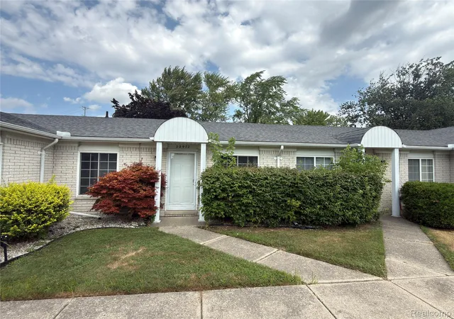 32972-maple-ln-cir-warren-mi-48093/hzid_7ae9b772