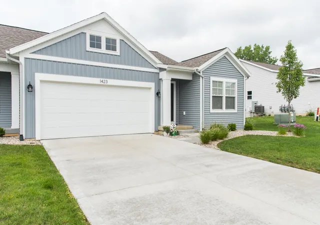 1423-n-village-cir-kalamazoo-mi-49009/hzid_e5a231c8