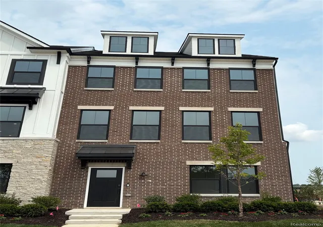 44030-oakmont-dr-plymouthchartertownship-wayne-mi-48170/hzid_25527980