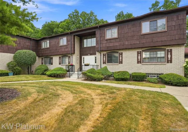 29990-wildbrook-dr-203-southfield-mi-48034/hzid_cfb81ec1