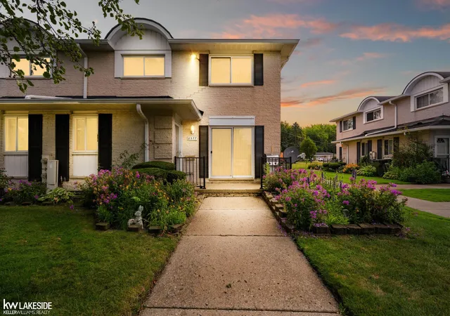 8577-hampshire-dr-sterling-heights-mi-48313/hzid_aef8e41b