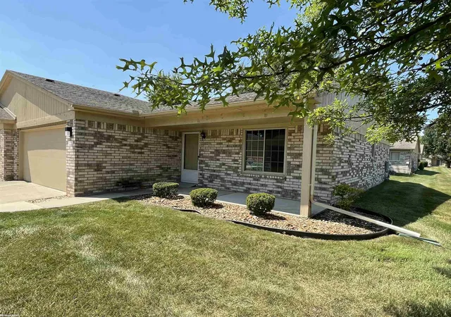 41625-berly-dr-clinton-township-mi-48038/hzid_5d8f9739