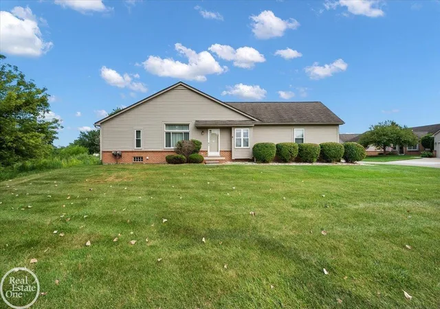 34384-manor-run-cir-sterling-heights-mi-48312/hzid_55e04556