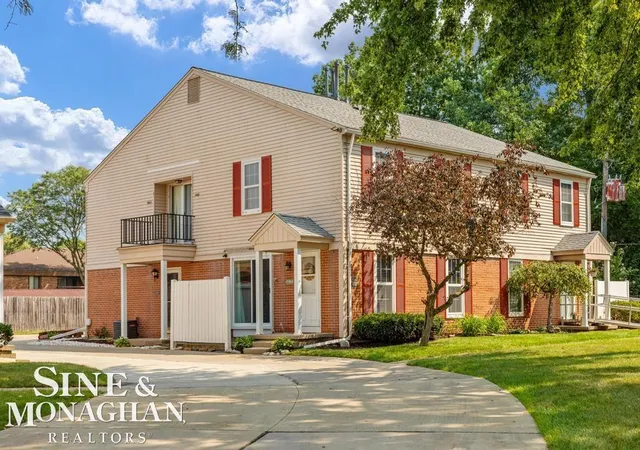 24151-meadow-brg-dr-clinton-township-mi-48035/hzid_936077f0
