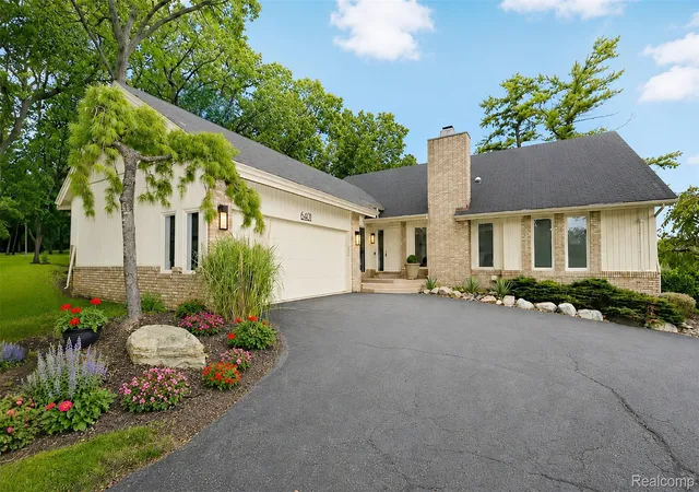 6401-apple-grv-ln-bloomfield-hills-mi-48301/hzid_e30963bf
